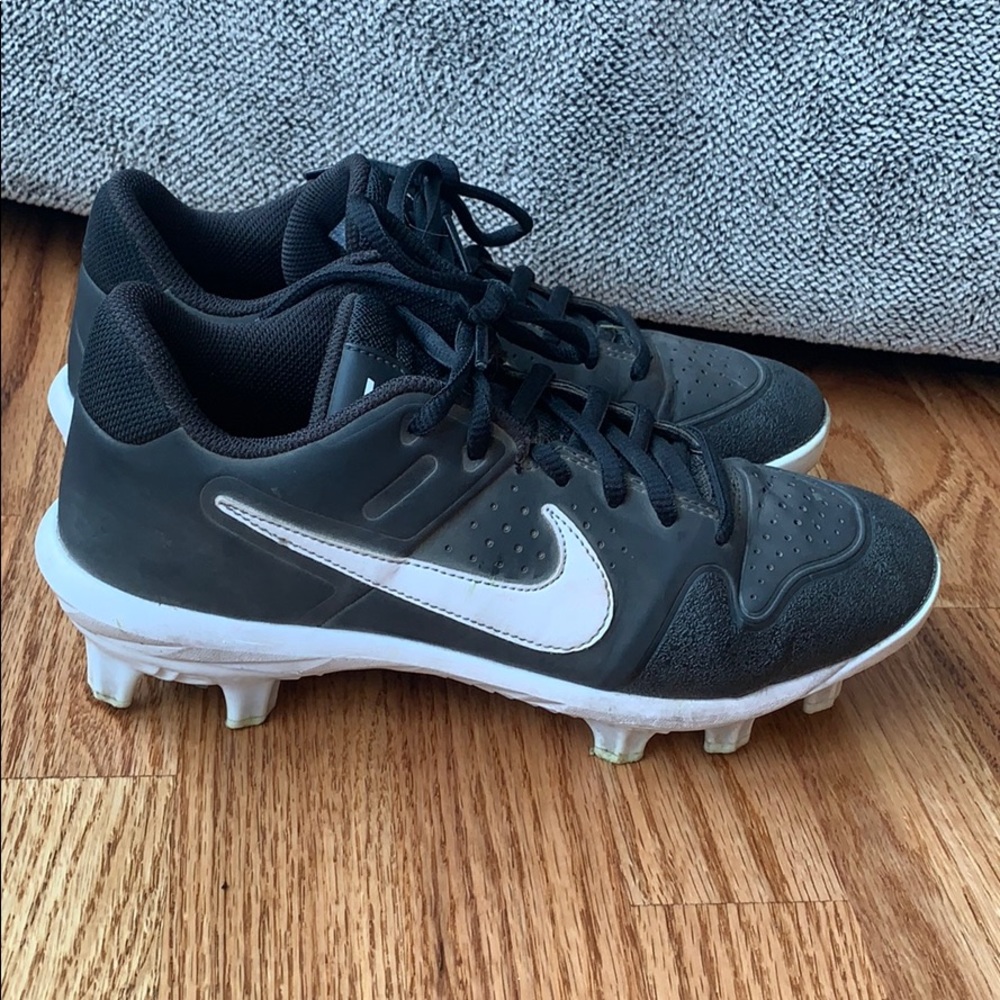 NIKE Youth Cleats